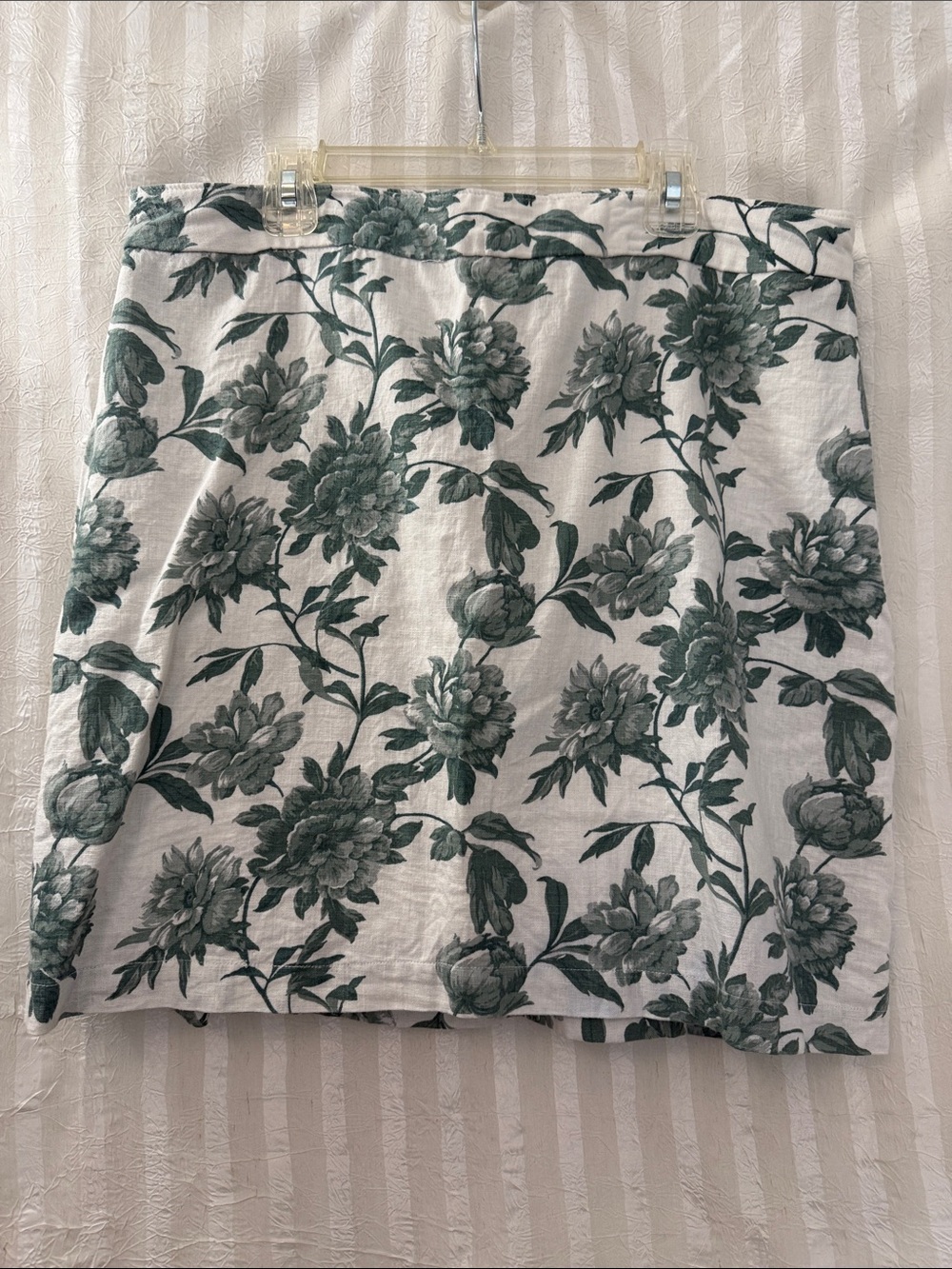 Abercrombie & Fitch Floral Print Green and White Lined Women's Skirt, Size XL
